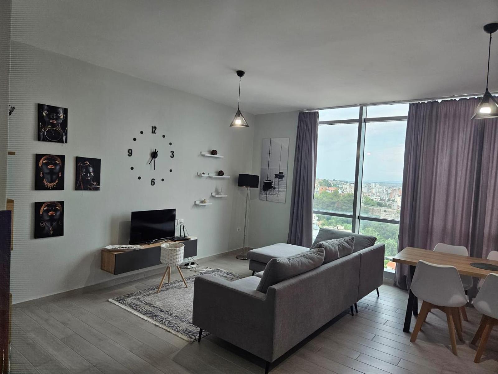 Sea La Vie Apartment *